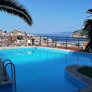 Denise Hotel